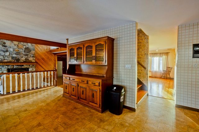119 Oakridge St., Chicopee, MA 01020