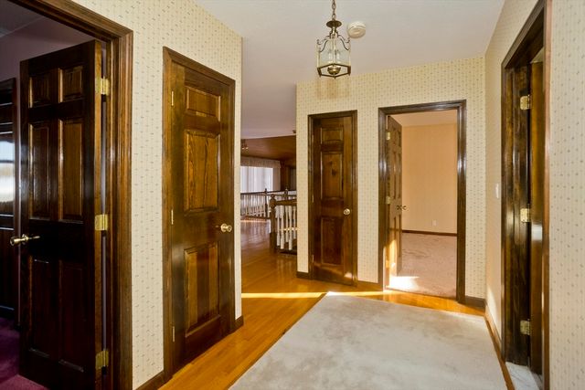 119 Oakridge St., Chicopee, MA 01020