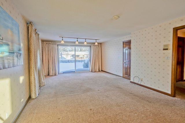 119 Oakridge St., Chicopee, MA 01020