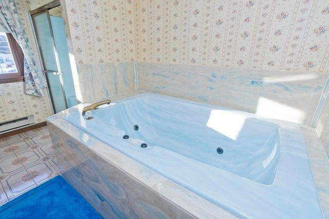 119 Oakridge St., Chicopee, MA 01020