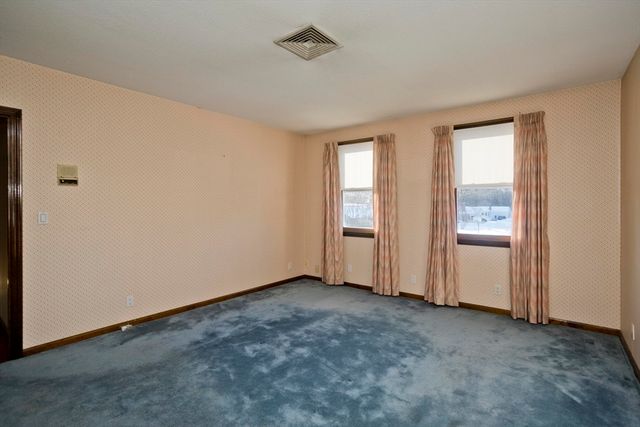 119 Oakridge St., Chicopee, MA 01020