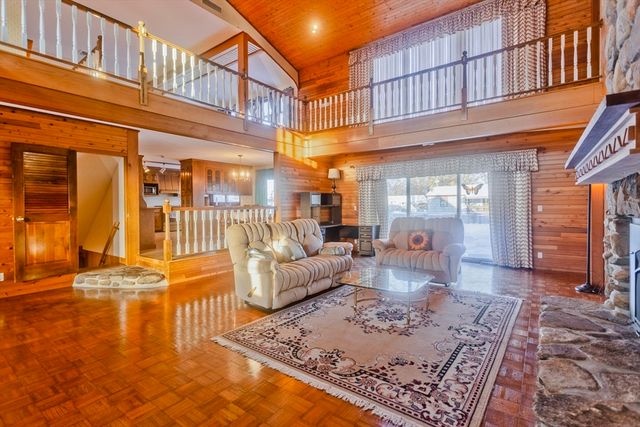 119 Oakridge St., Chicopee, MA 01020