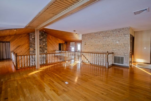 119 Oakridge St., Chicopee, MA 01020