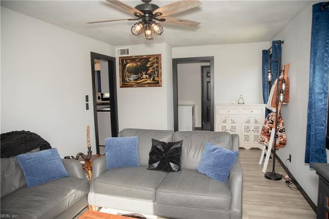 7 Lake Forest CT, Portsmouth, VA 23701