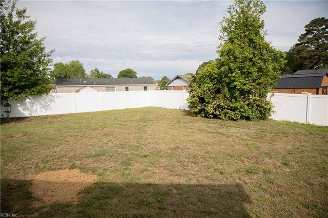 7 Lake Forest CT, Portsmouth, VA 23701