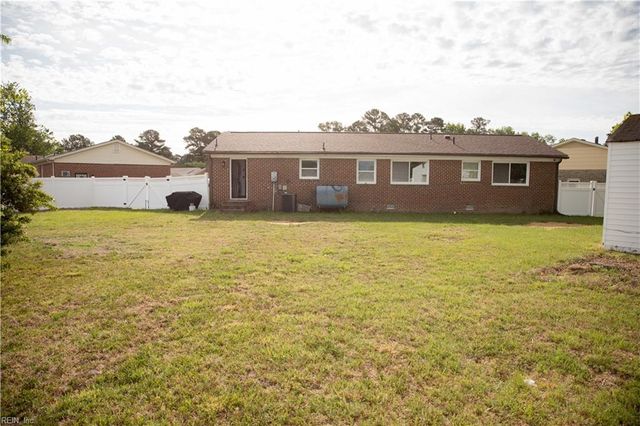 7 Lake Forest CT, Portsmouth, VA 23701