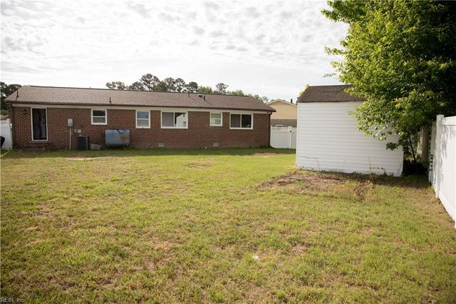 7 Lake Forest CT, Portsmouth, VA 23701