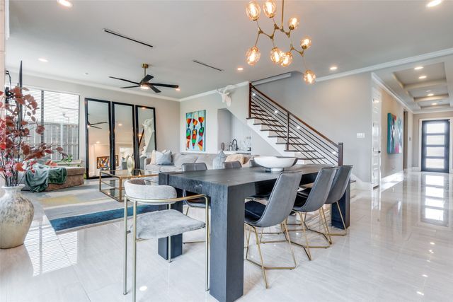 2043 Canada Drive, Dallas, TX 75212