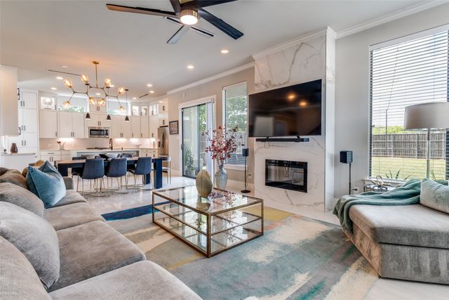 2043 Canada Drive, Dallas, TX 75212