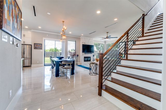 2043 Canada Drive, Dallas, TX 75212