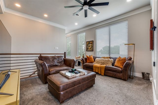 2043 Canada Drive, Dallas, TX 75212