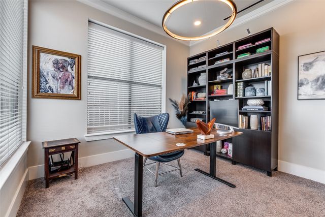 2043 Canada Drive, Dallas, TX 75212