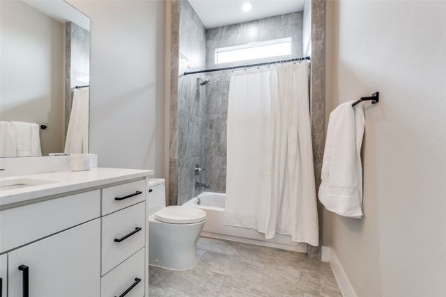 2043 Canada Drive, Dallas, TX 75212