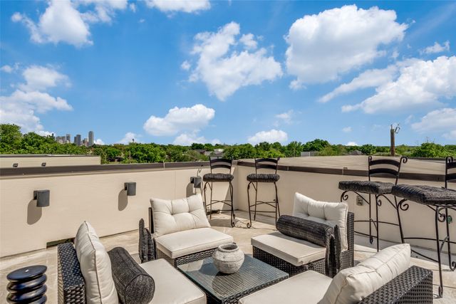 2043 Canada Drive, Dallas, TX 75212