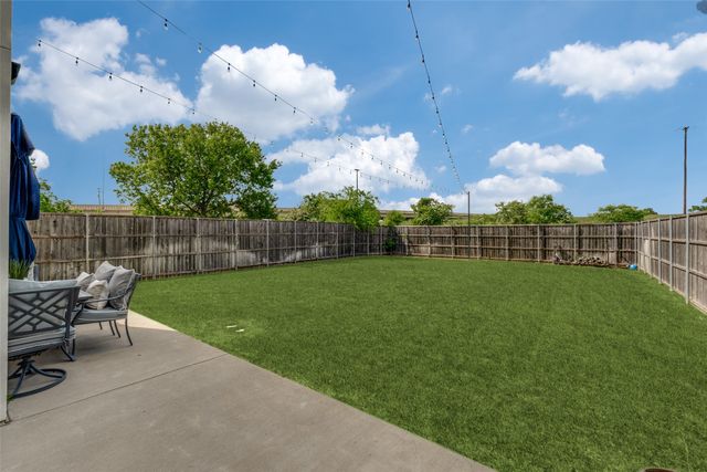 2043 Canada Drive, Dallas, TX 75212