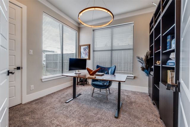 2043 Canada Drive, Dallas, TX 75212