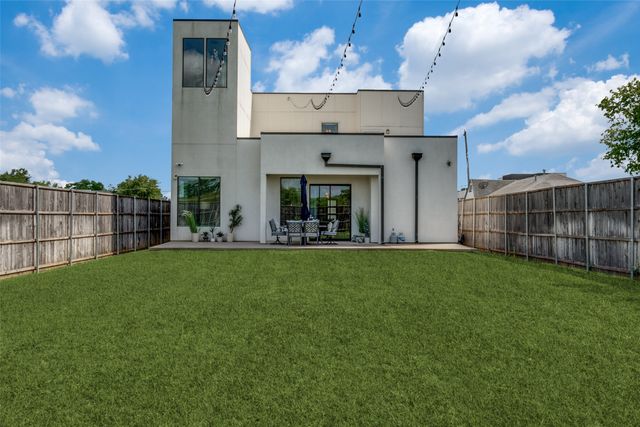 2043 Canada Drive, Dallas, TX 75212