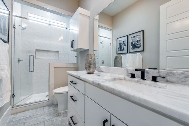 2043 Canada Drive, Dallas, TX 75212