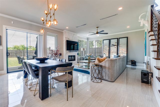 2043 Canada Drive, Dallas, TX 75212