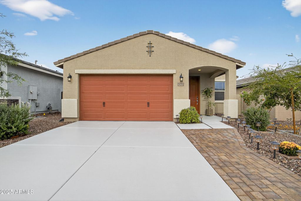 19090 N SILVER DOG Way, Maricopa, AZ 85138 — exterior