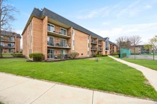 1056 N Mill Street 201, Naperville, IL 60563