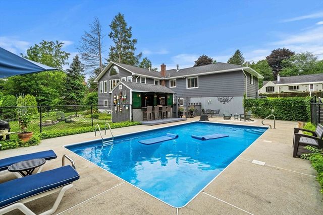 50 Holt Rd, Andover, MA 01810
