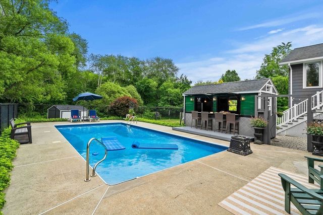 50 Holt Rd, Andover, MA 01810