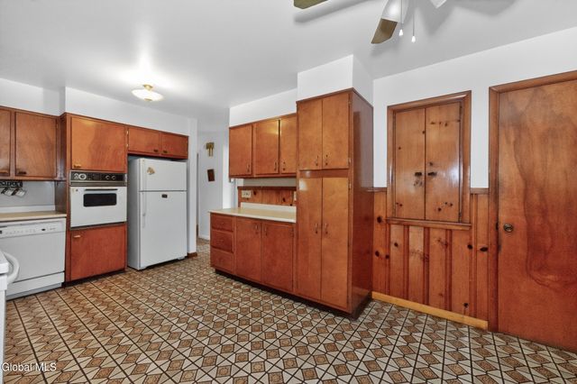 19 Pleasantview Avenue, Albany, NY 12203