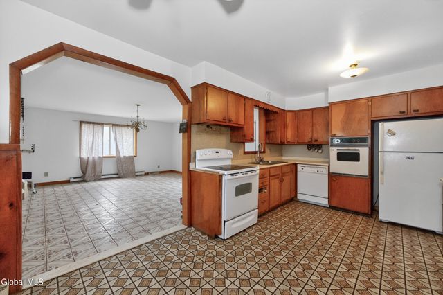 19 Pleasantview Avenue, Albany, NY 12203