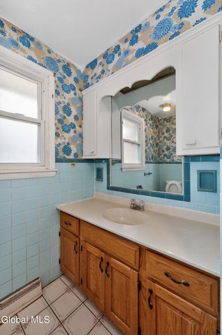 19 Pleasantview Avenue, Albany, NY 12203