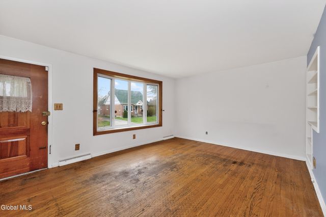 19 Pleasantview Avenue, Albany, NY 12203