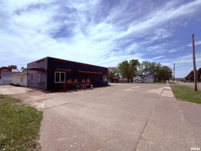 719 11TH Street, De Witt, IA 52742