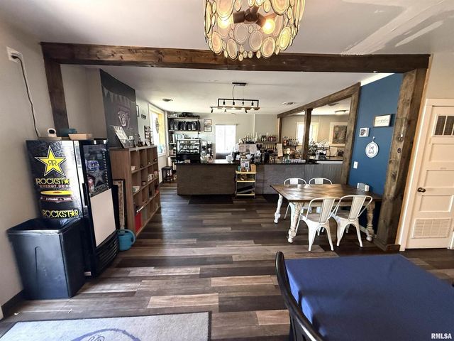 719 11TH Street, De Witt, IA 52742