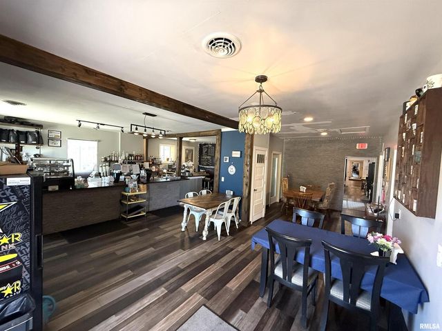 719 11TH Street, De Witt, IA 52742