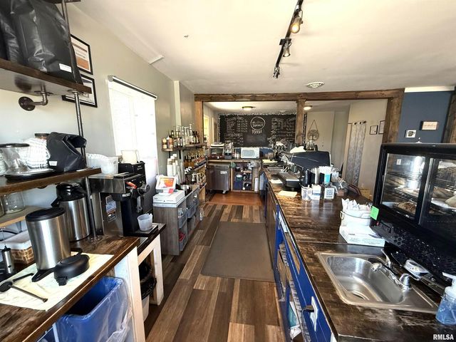 719 11TH Street, De Witt, IA 52742