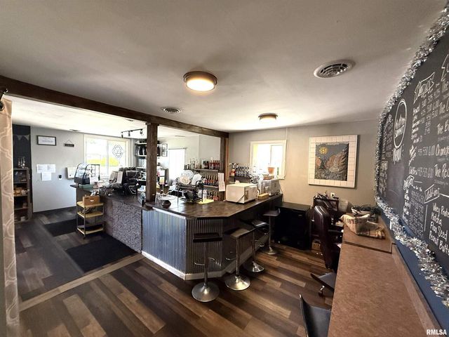 719 11TH Street, De Witt, IA 52742