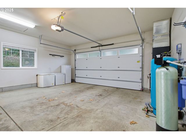 40971 DEERHORN Rd, Springfield, OR 97478