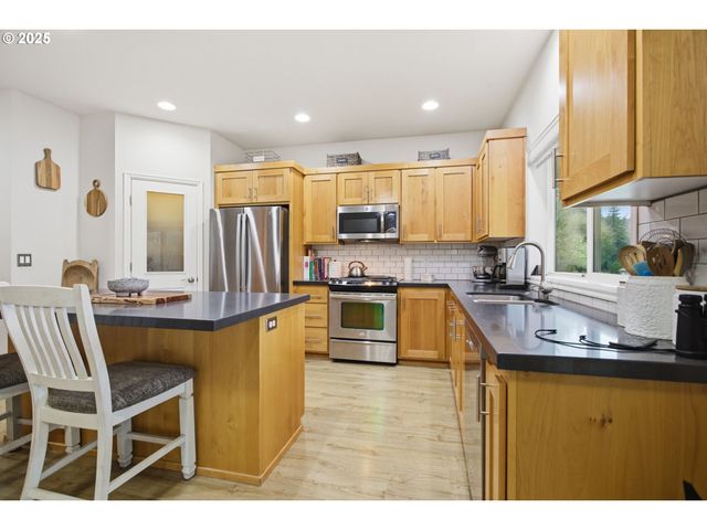 40971 DEERHORN Rd, Springfield, OR 97478