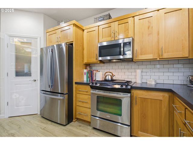 40971 DEERHORN Rd, Springfield, OR 97478