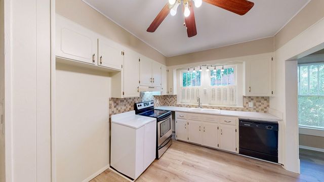 907 S Appletree Street, Dothan, AL 36301