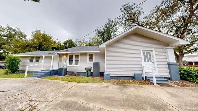 907 S Appletree Street, Dothan, AL 36301