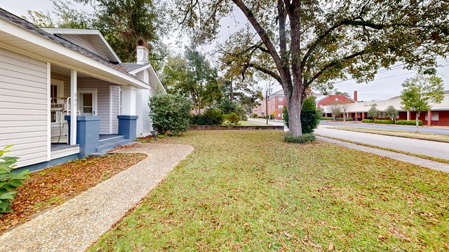 907 S Appletree Street, Dothan, AL 36301
