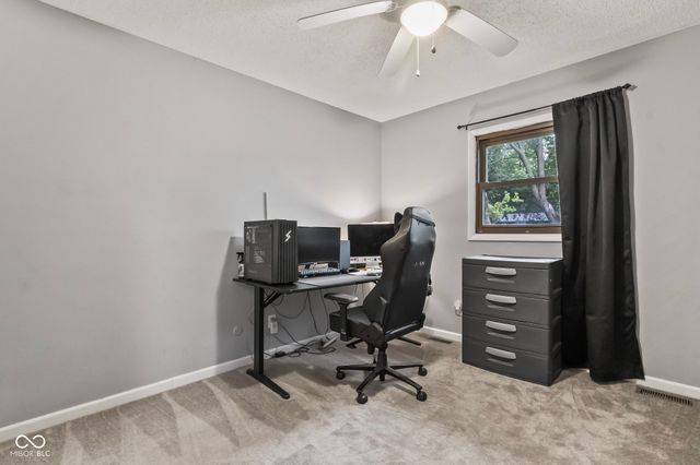 328 Fox Circle, Noblesville, IN 46060