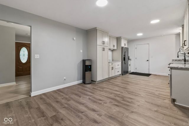 328 Fox Circle, Noblesville, IN 46060