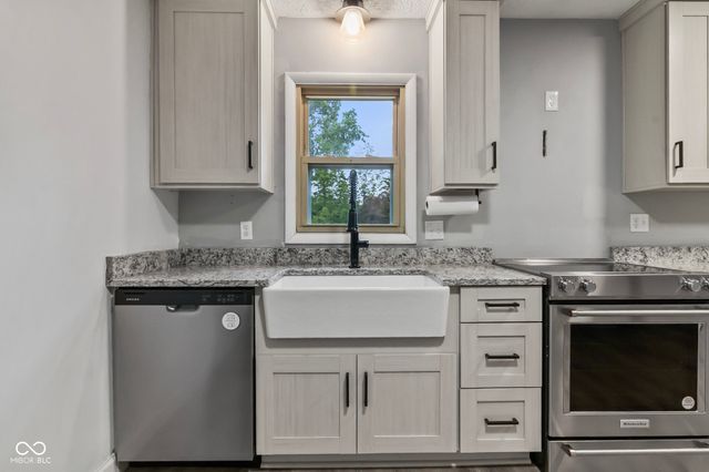 328 Fox Circle, Noblesville, IN 46060
