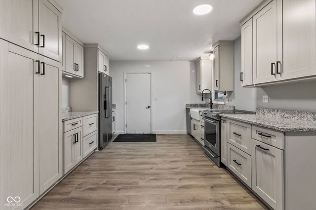 328 Fox Circle, Noblesville, IN 46060