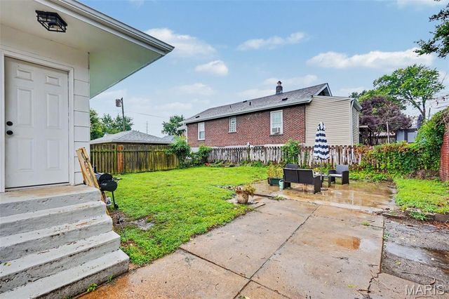 8735 Brenda Avenue, Affton, MO 63123