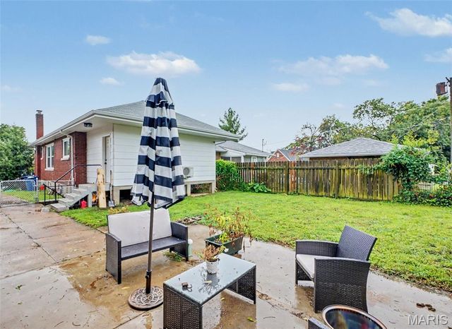 8735 Brenda Avenue, Affton, MO 63123