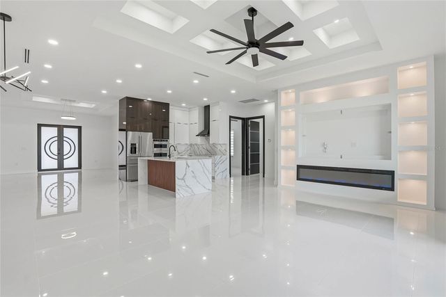 7013 N CLEARVIEW AVENUE, Tampa, FL 33614