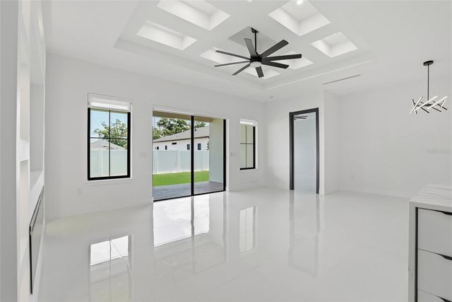 7013 N CLEARVIEW AVENUE, Tampa, FL 33614